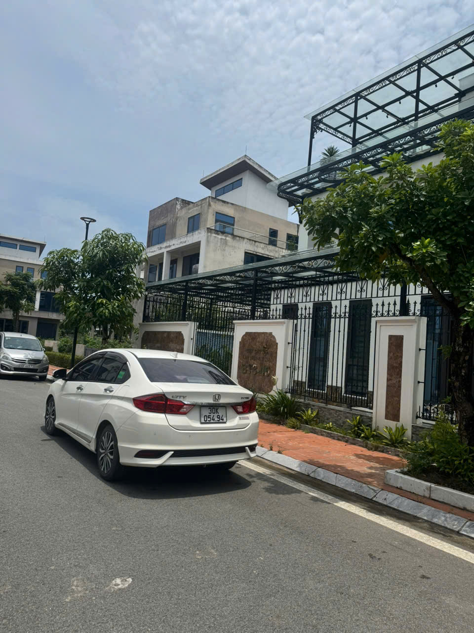 Bán Biệt thự Lan Viên Villas – Đặng Xá, Gia Lâm - 340m - dòng tiền tốt - vỉa hè , ô tô đỗ ,giá 66 tỷ - Ảnh chính